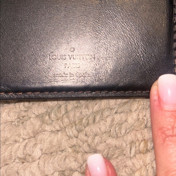 Louis Vuitton Dark Brown Leather Utah Bi-Fold wallet/Authentic - Picture 4 of 11
